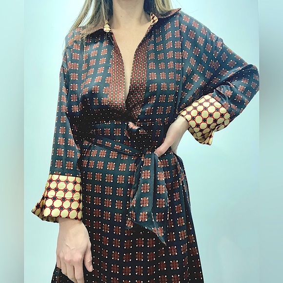 Zara Dresses & Skirts - Silky collared dress